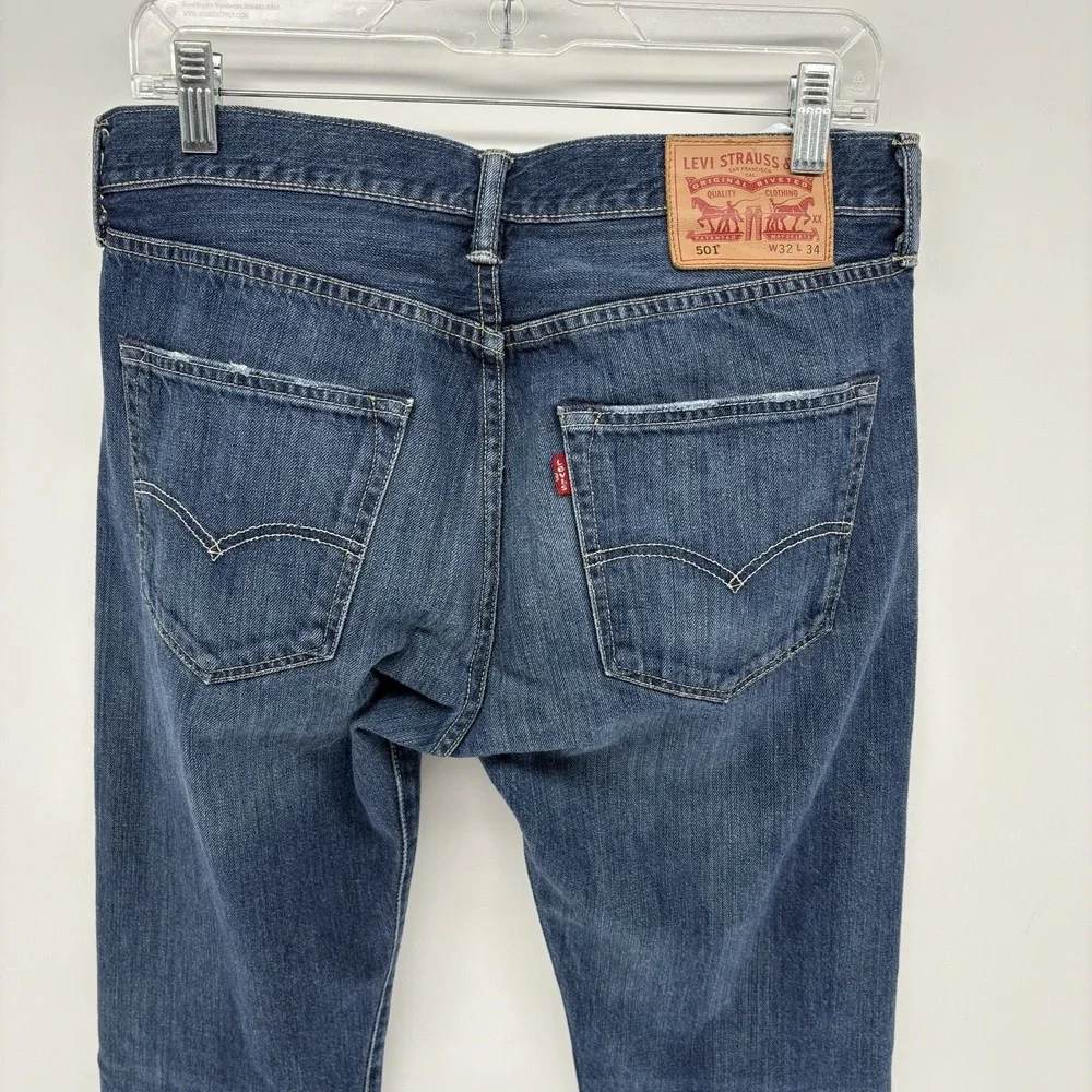 Levi's 501‎ Jeans Blue Medium Wash Straight Leg Button Fly Pants Men 32X33